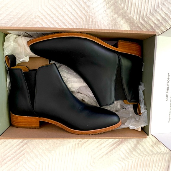 Nisolo Eva Everyday Chelsea boot - Picture 1 of 4